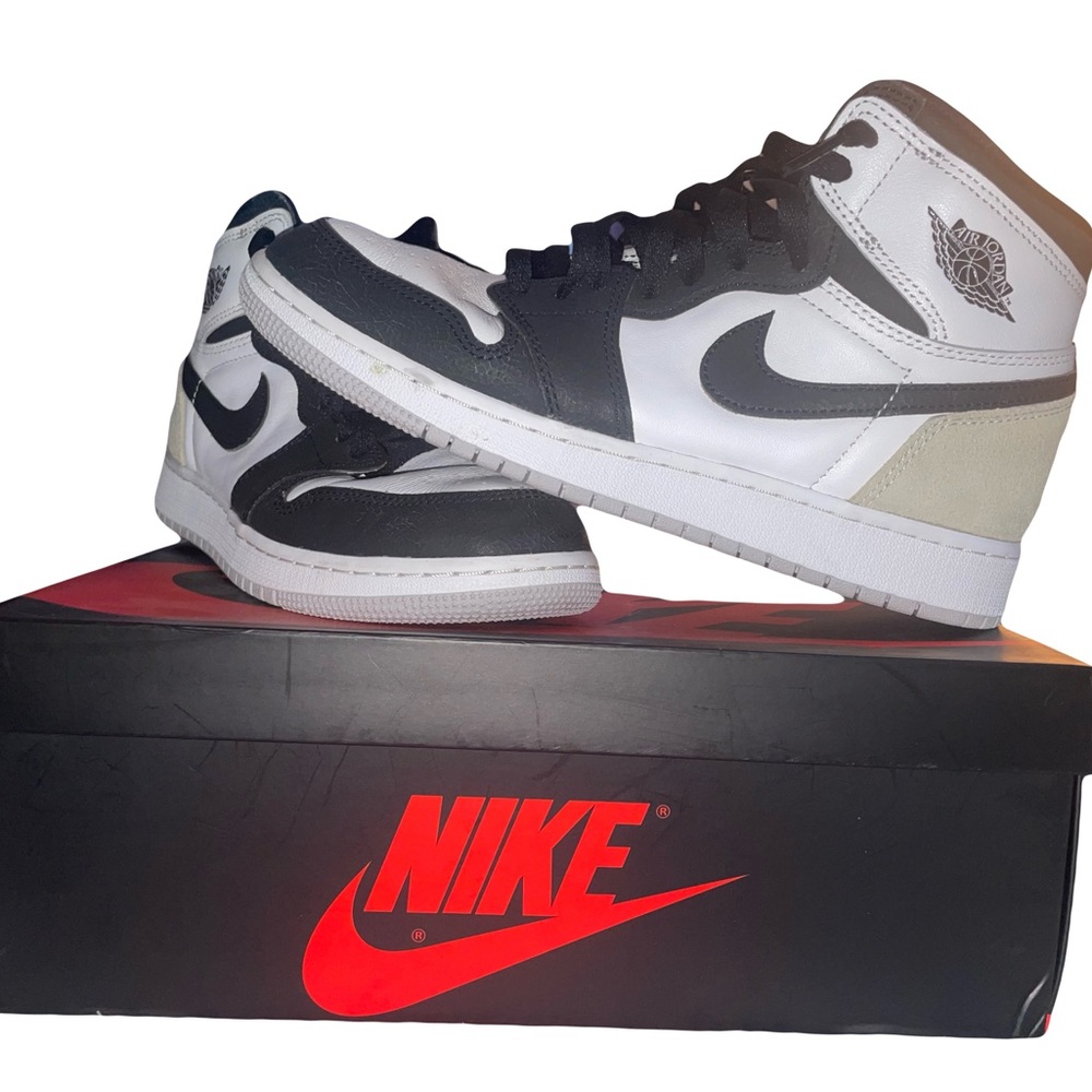 Nike air Jordans 1’s Black and White Sneakers for Everyday Comfort
